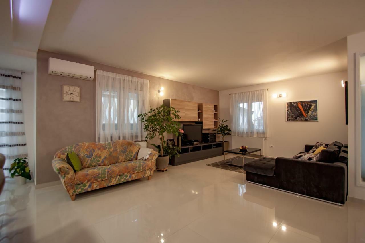 Apartman Nebo Πούλα Εξωτερικό φωτογραφία