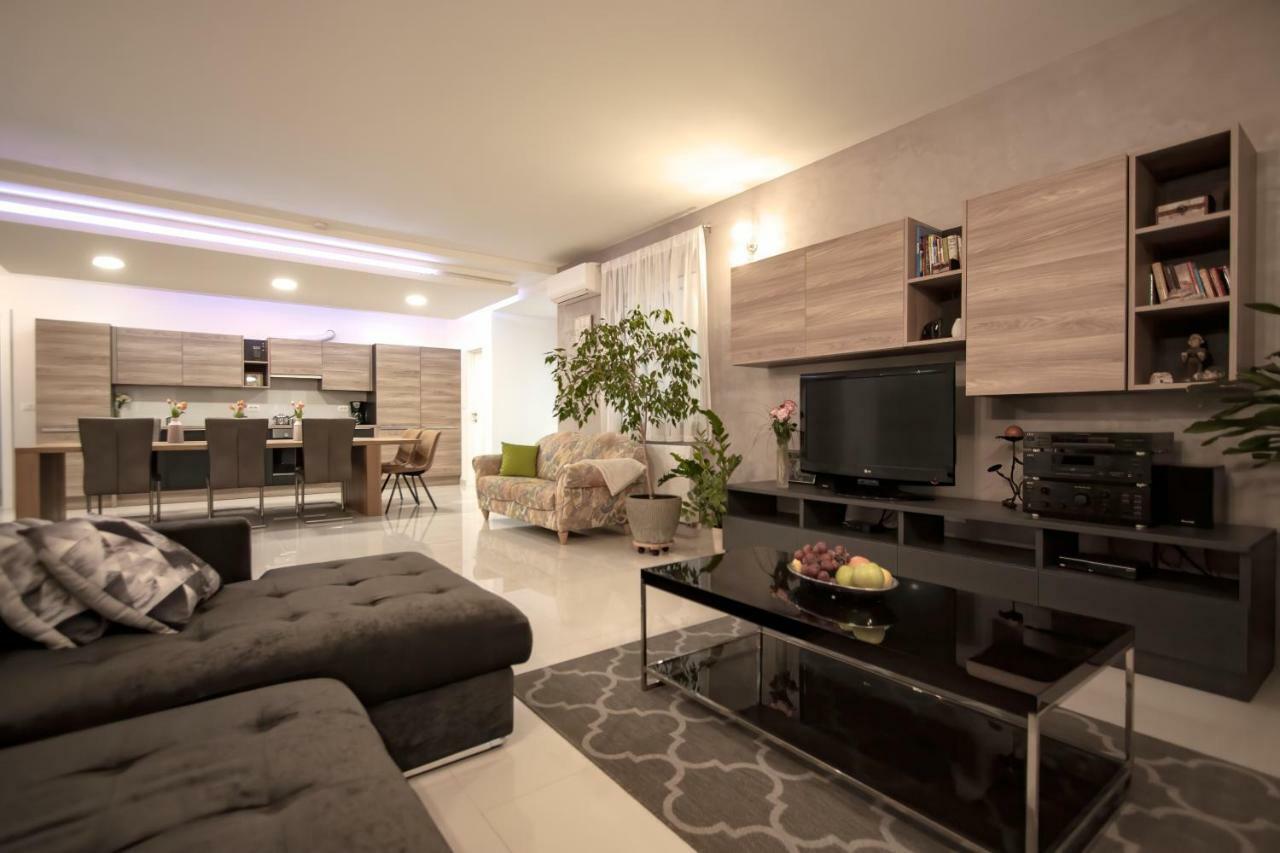 Apartman Nebo Πούλα Εξωτερικό φωτογραφία